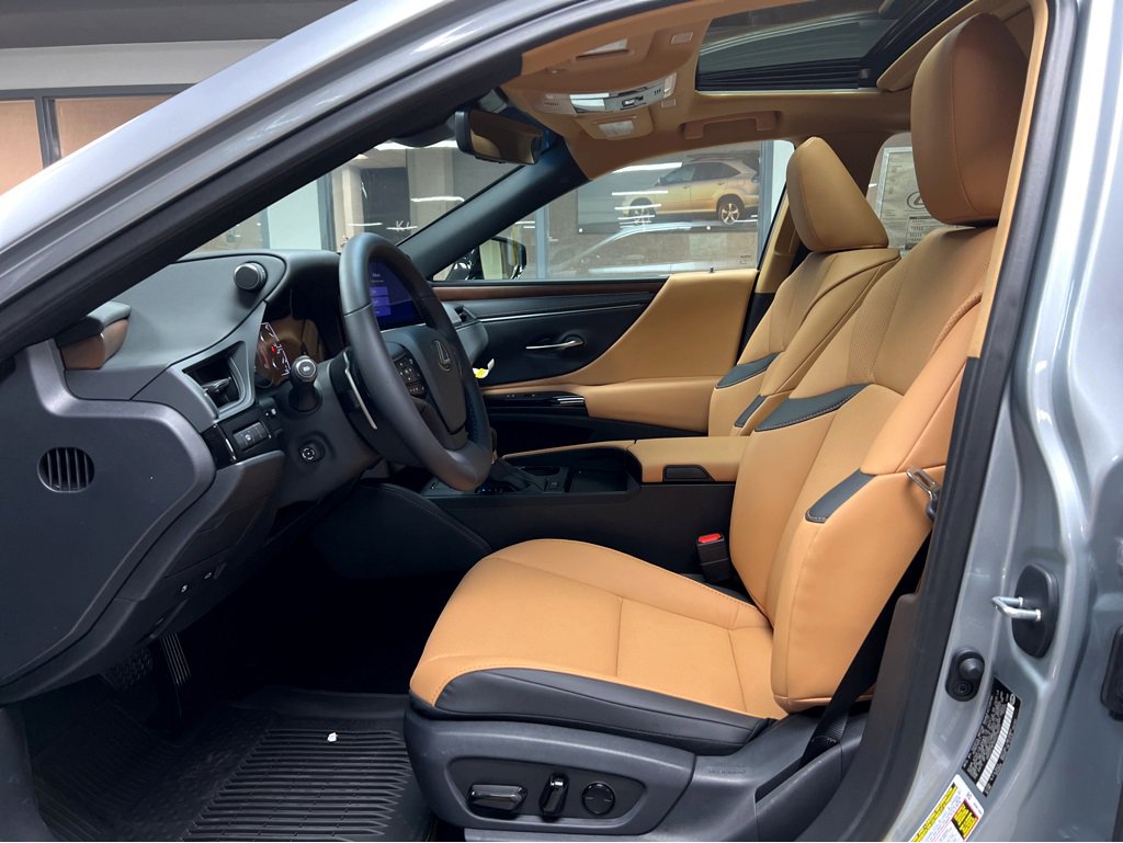 New 2025 Lexus ES 350 w/ Premium Package image 9