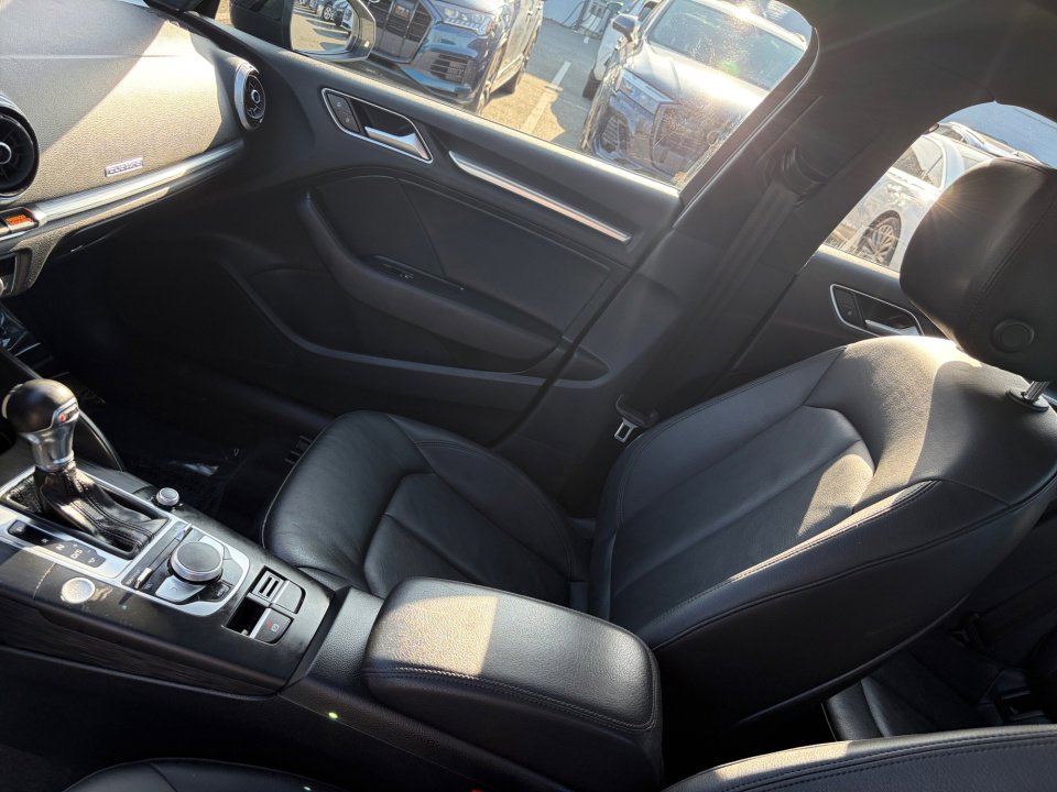 Used 2020 Audi A3 2.0T Premium image 31