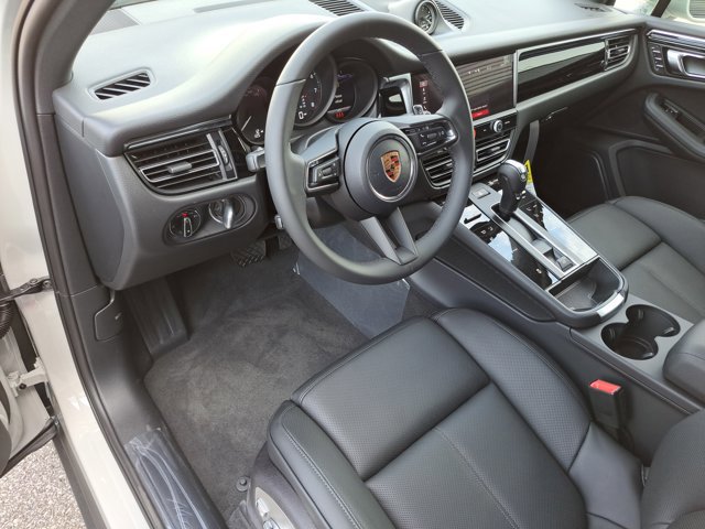New 2026 Porsche Macan image 24