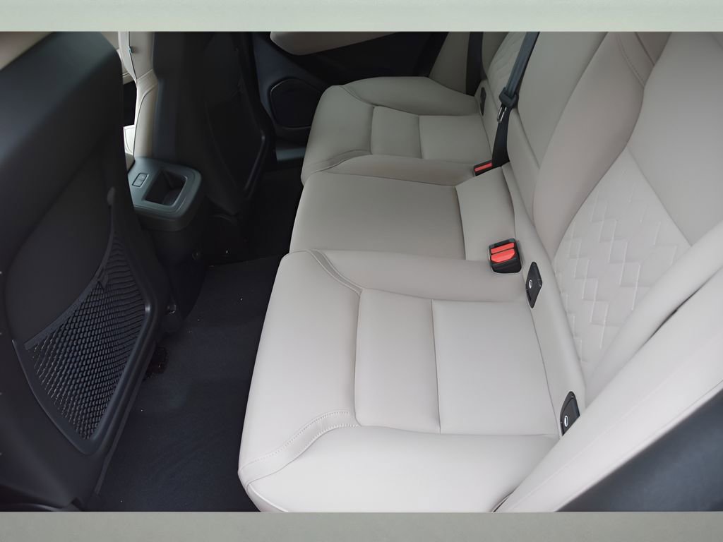 Certified 2026 Volvo XC60 B5 Core w/ Protection Package Premier image 15