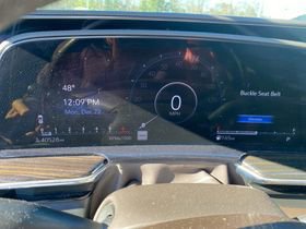 Used 2021 Cadillac Escalade Premium Luxury image 11