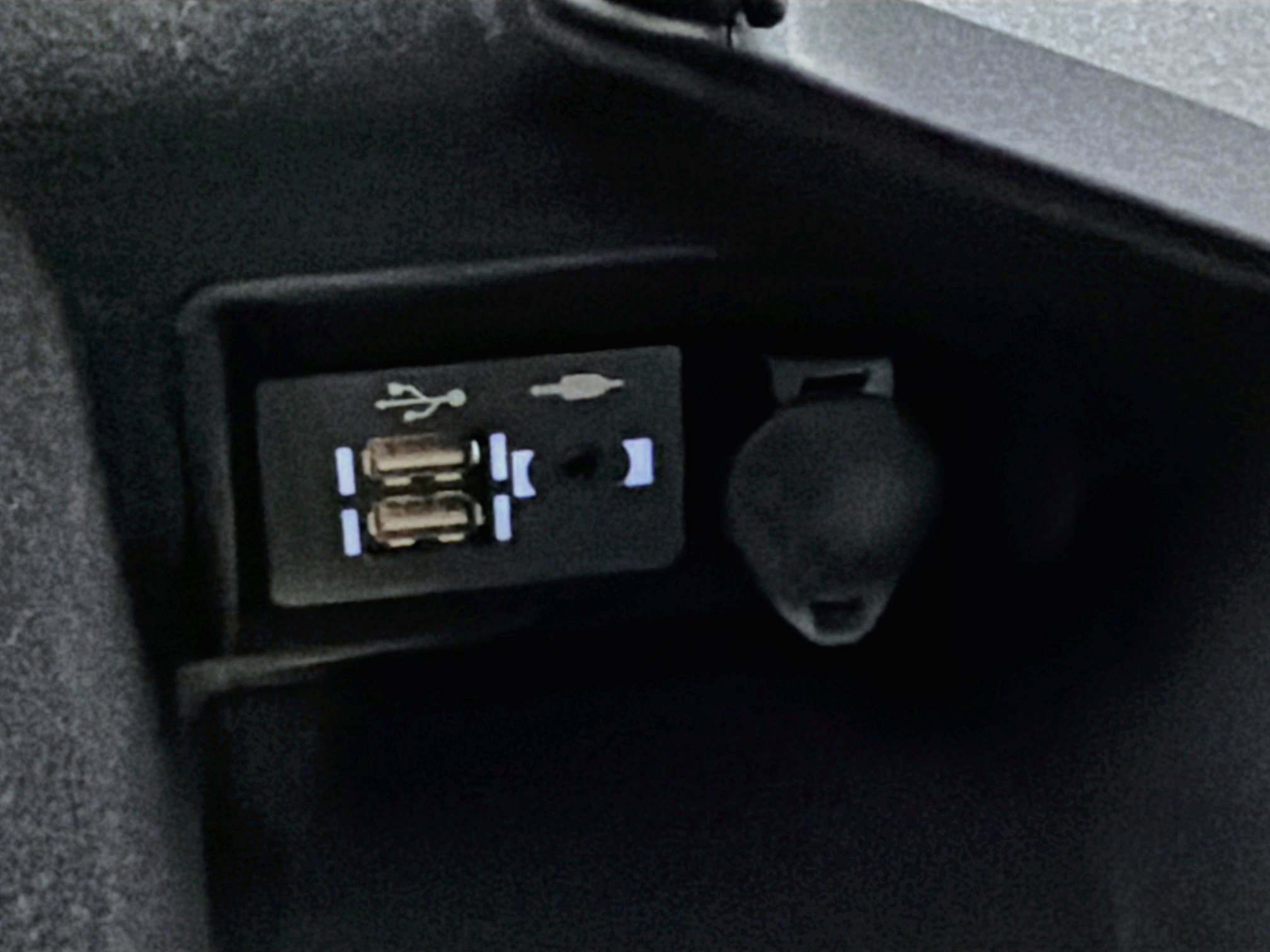Used 2025 Lexus IS 350 F Sport w/ Accessory Package 2 RWD image 25