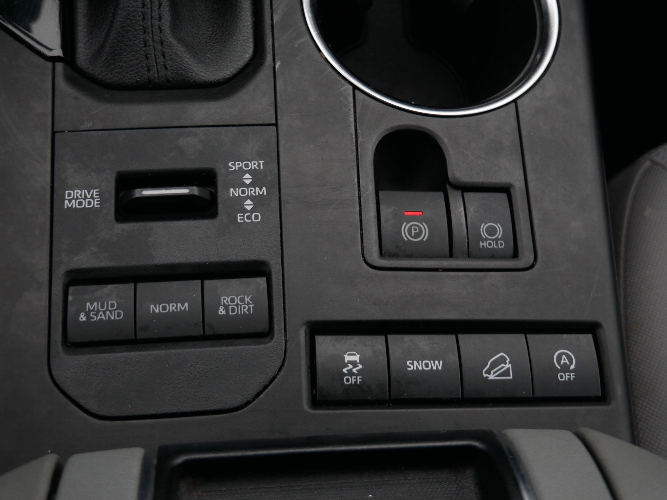 Used 2022 Toyota Highlander LE AWD/4WD image 25