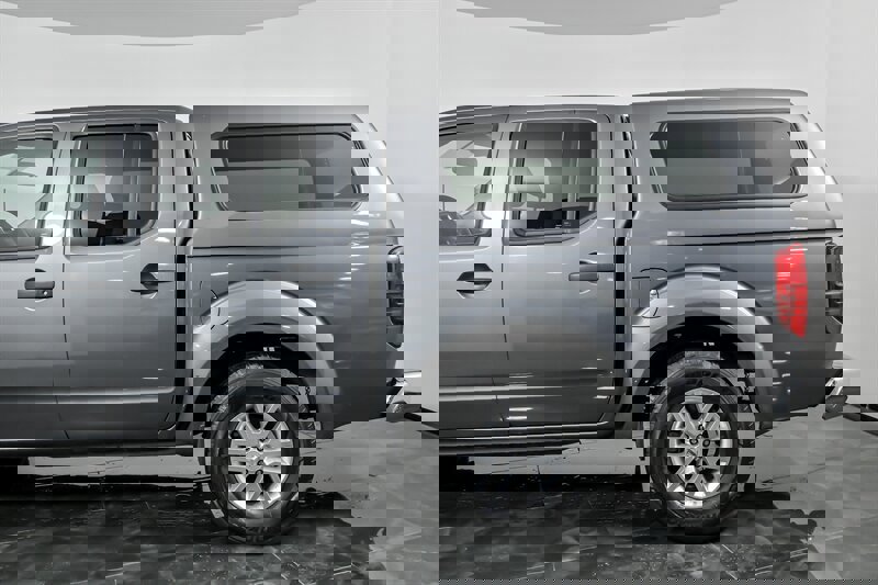 Used 2019 Nissan Frontier SV image 7