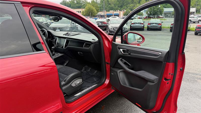 Used 2017 Porsche Macan GTS AWD/4WD image 34