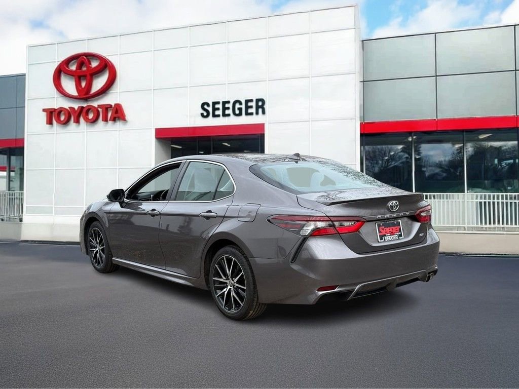 Used 2023 Toyota Camry SE image 7