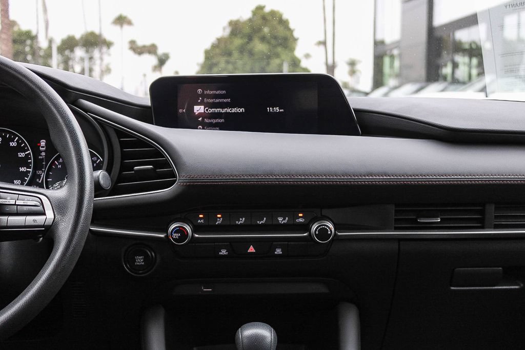 Used 2020 MAZDA MAZDA3 Sedan FWD image 13