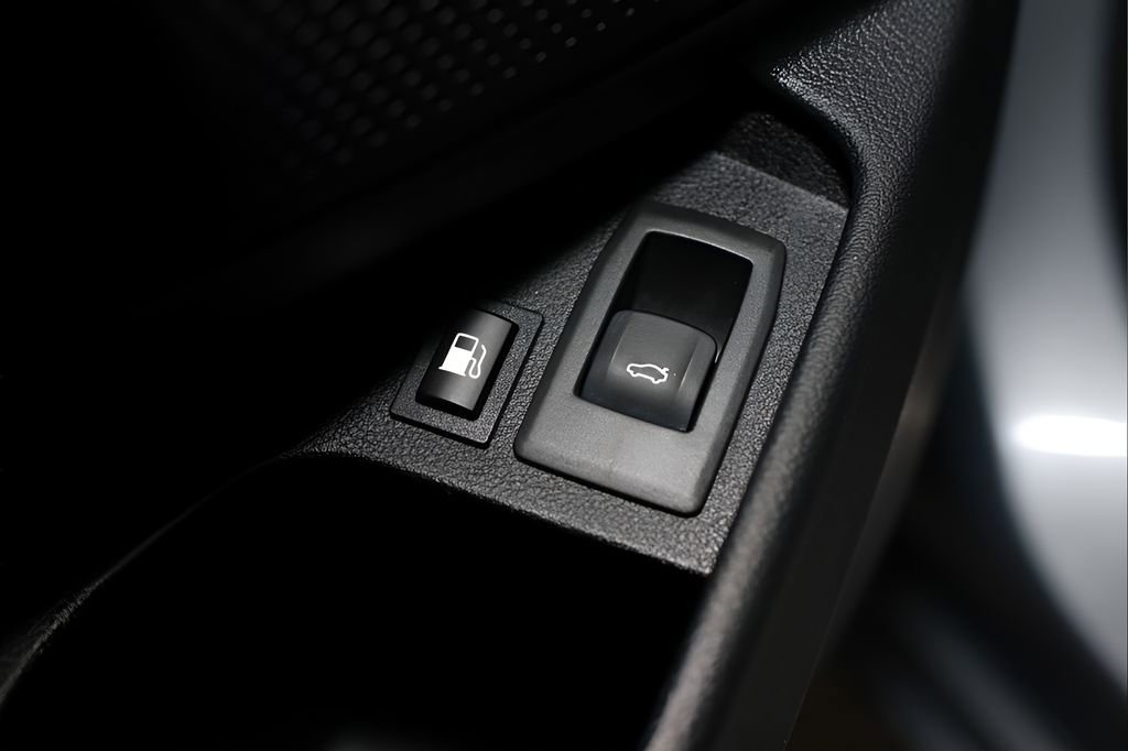 Used 2023 BMW 330e xDrive w/ Premium Package image 43