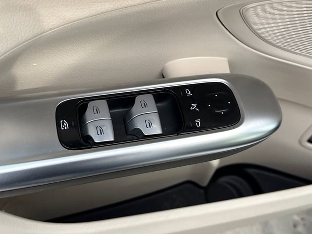 Used 2023 Mercedes-Benz C 300 4MATIC Sedan image 23