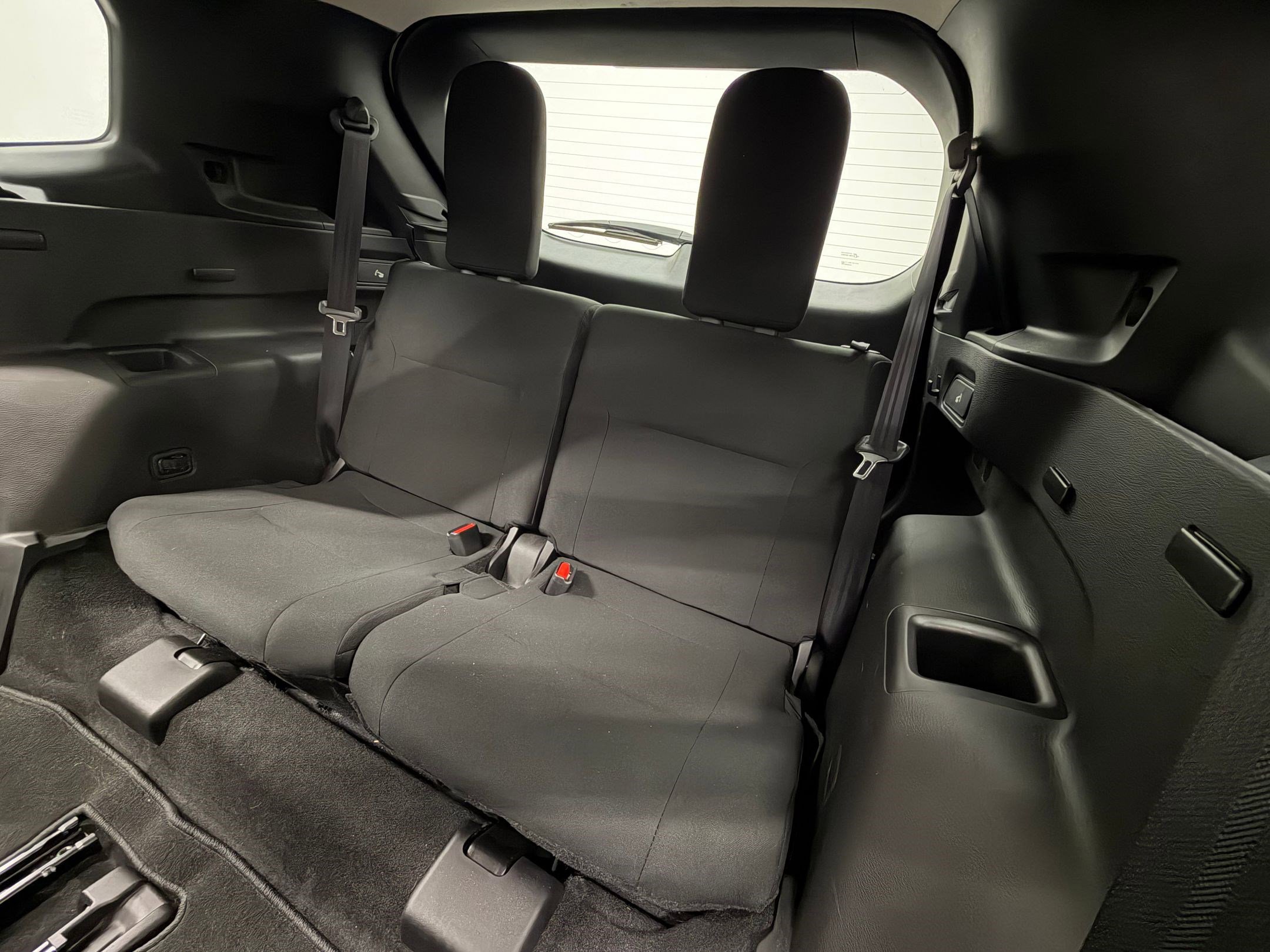 Used 2025 Mitsubishi Outlander ES image 21