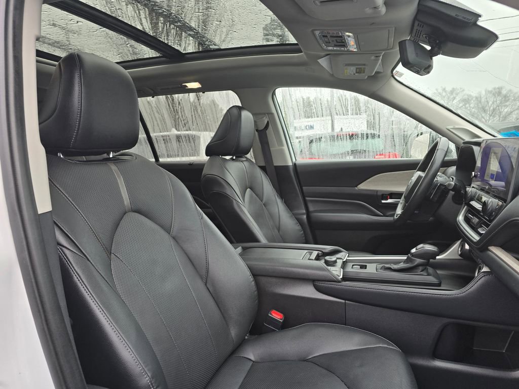Certified 2024 Toyota Grand Highlander Platinum image 12