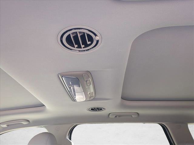 Used 2025 Kia Telluride SX w/ SX Captain's Chair Package image 19