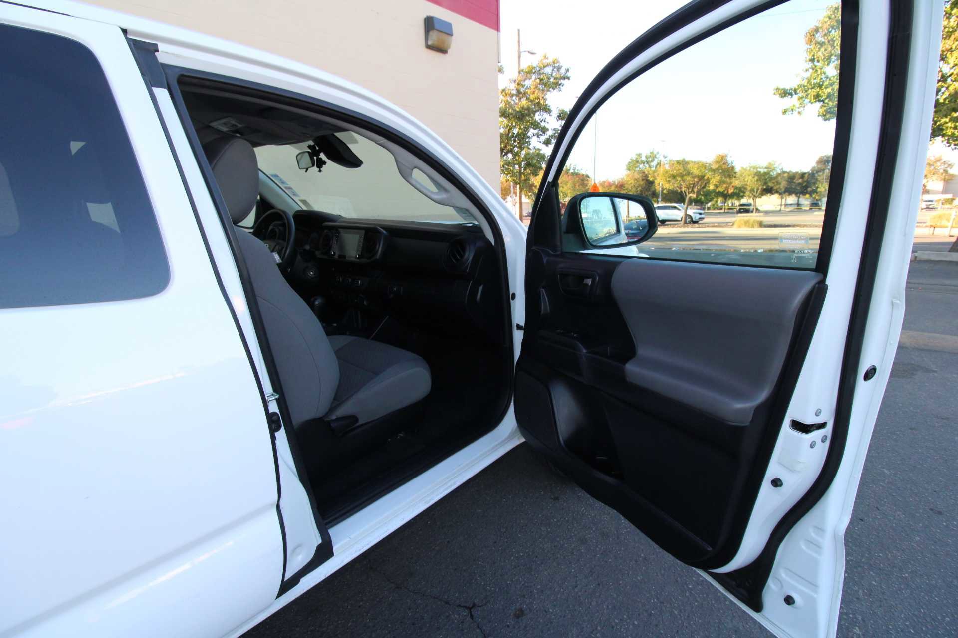 Used 2020 Toyota Tacoma SR image 46