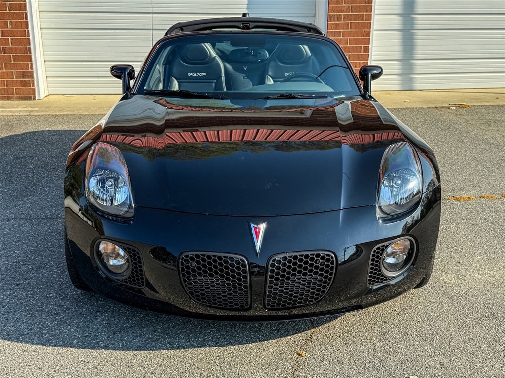Used 2009 Pontiac Solstice GXP w/ Premium Package image 12