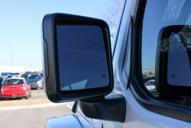 Used 2018 Jeep Wrangler Unlimited Sahara image 8