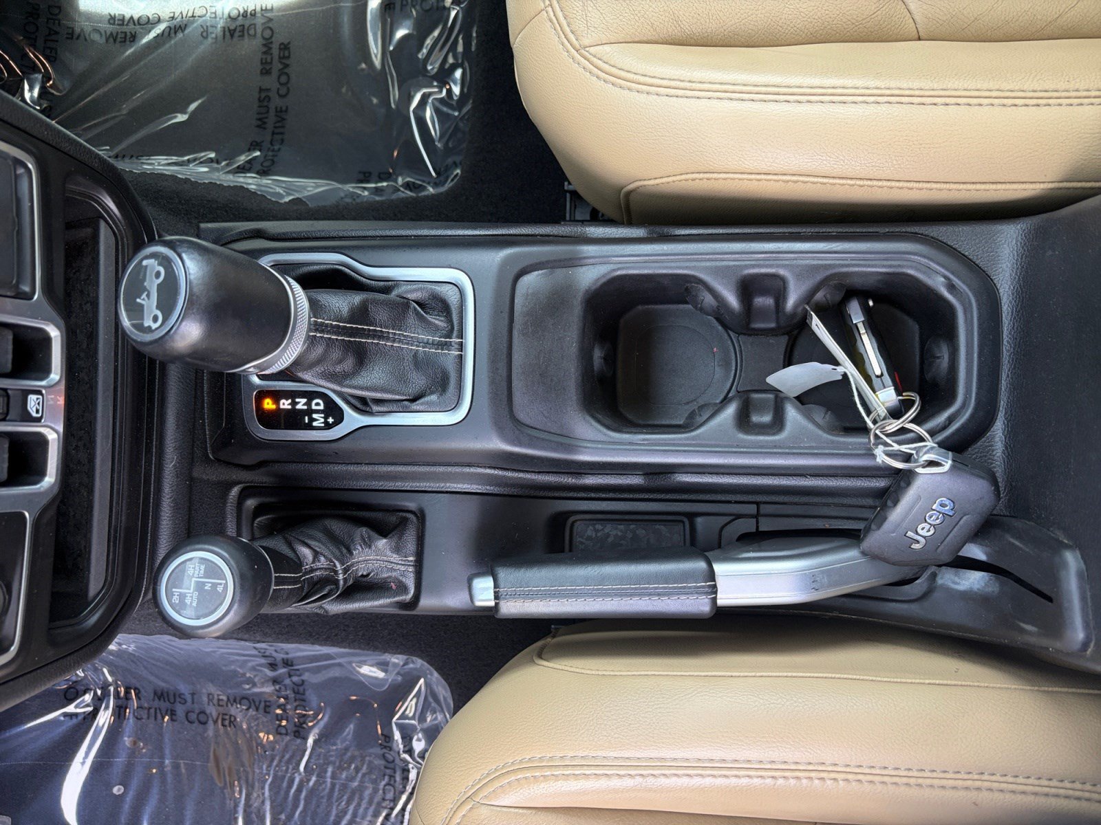Used 2018 Jeep Wrangler Unlimited Sahara w/ Uconnect 4C Nav & Sound Group AWD/4WD image 22