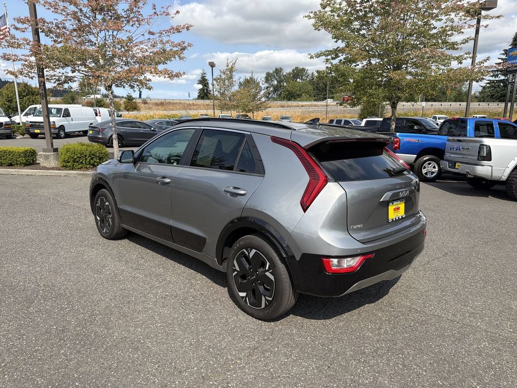 Used 2024 Kia Niro Wind w/ Wind Preserve Package FWD image 7