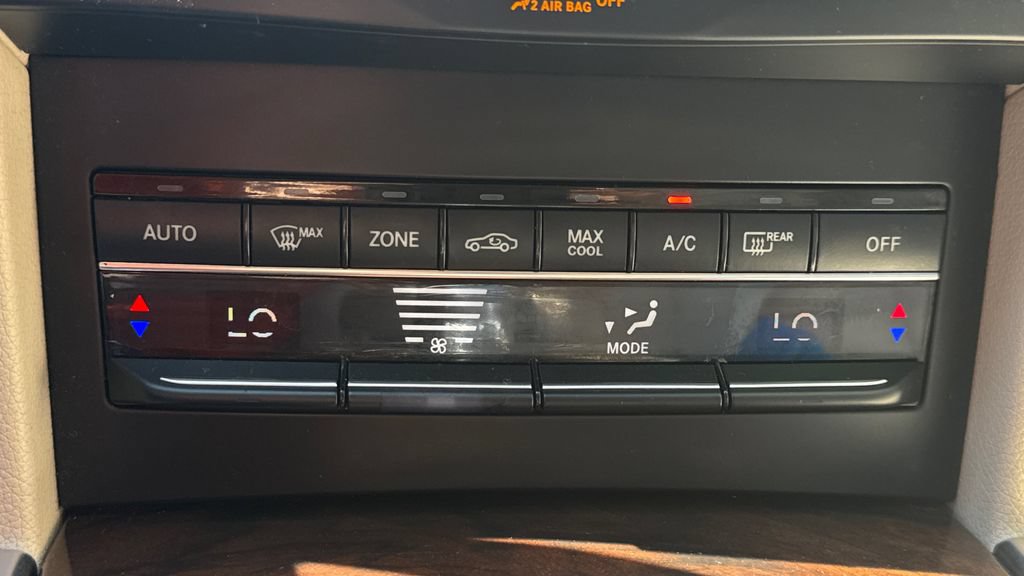 Used 2014 Mercedes-Benz E 350 Sedan image 33