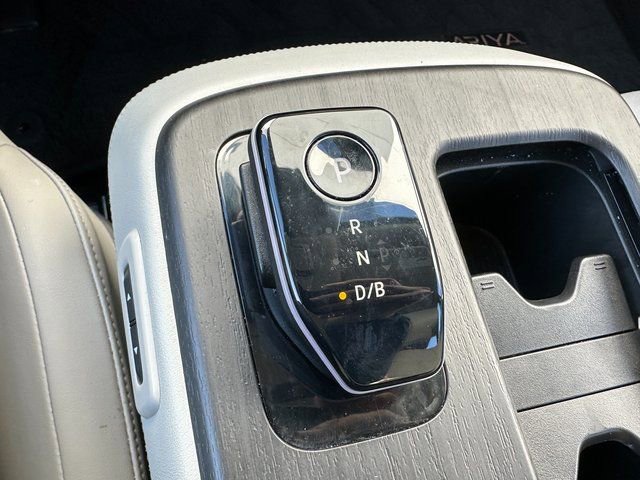 Used 2024 Nissan Ariya AWD image 19