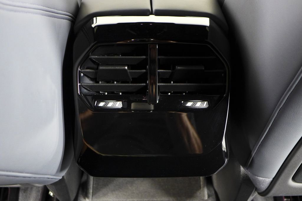 Used 2026 BMW iX xDrive45 w/ M Sport Package image 21