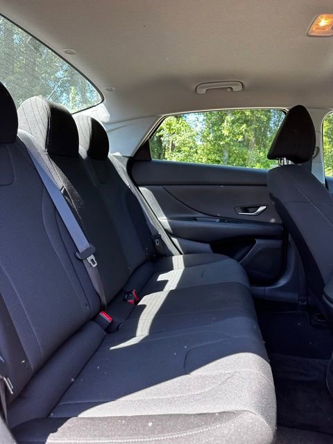 Certified 2023 Hyundai Elantra SE FWD image 17