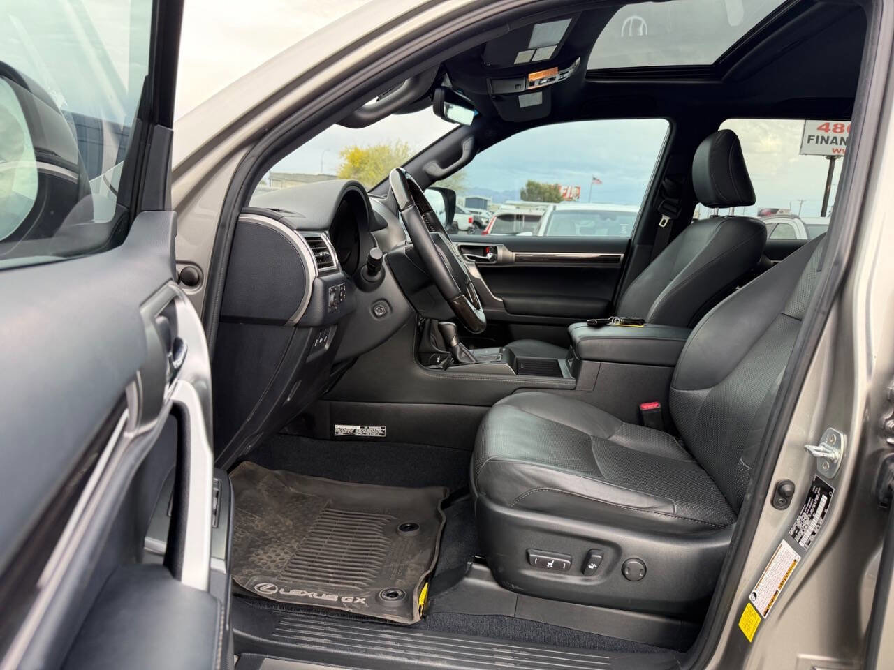 Used 2023 Lexus GX 460 Luxury w/ Sport Design Package image 17