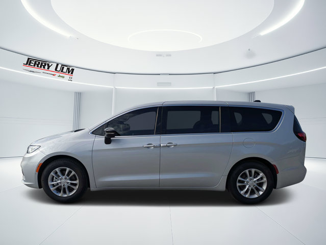 New 2026 Chrysler Pacifica Select FWD image 6