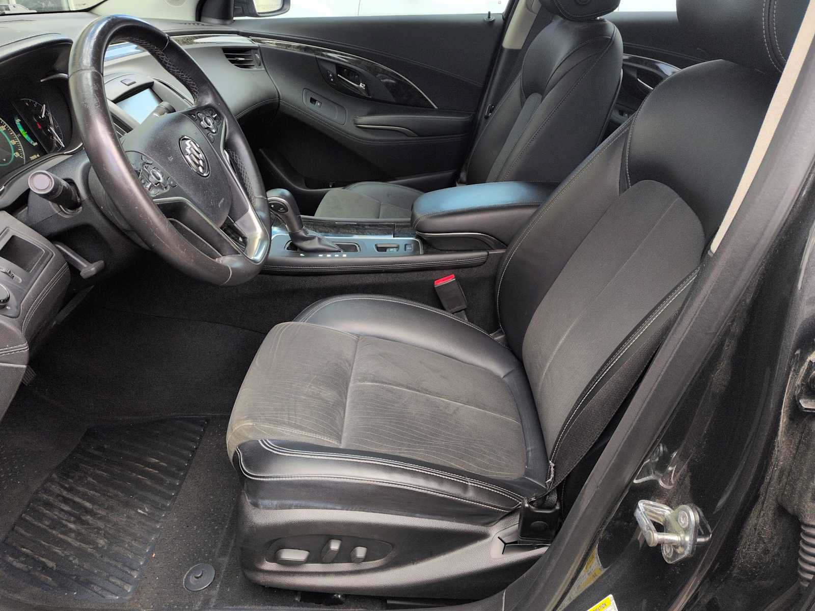 Used 2016 Buick LaCrosse FWD image 16