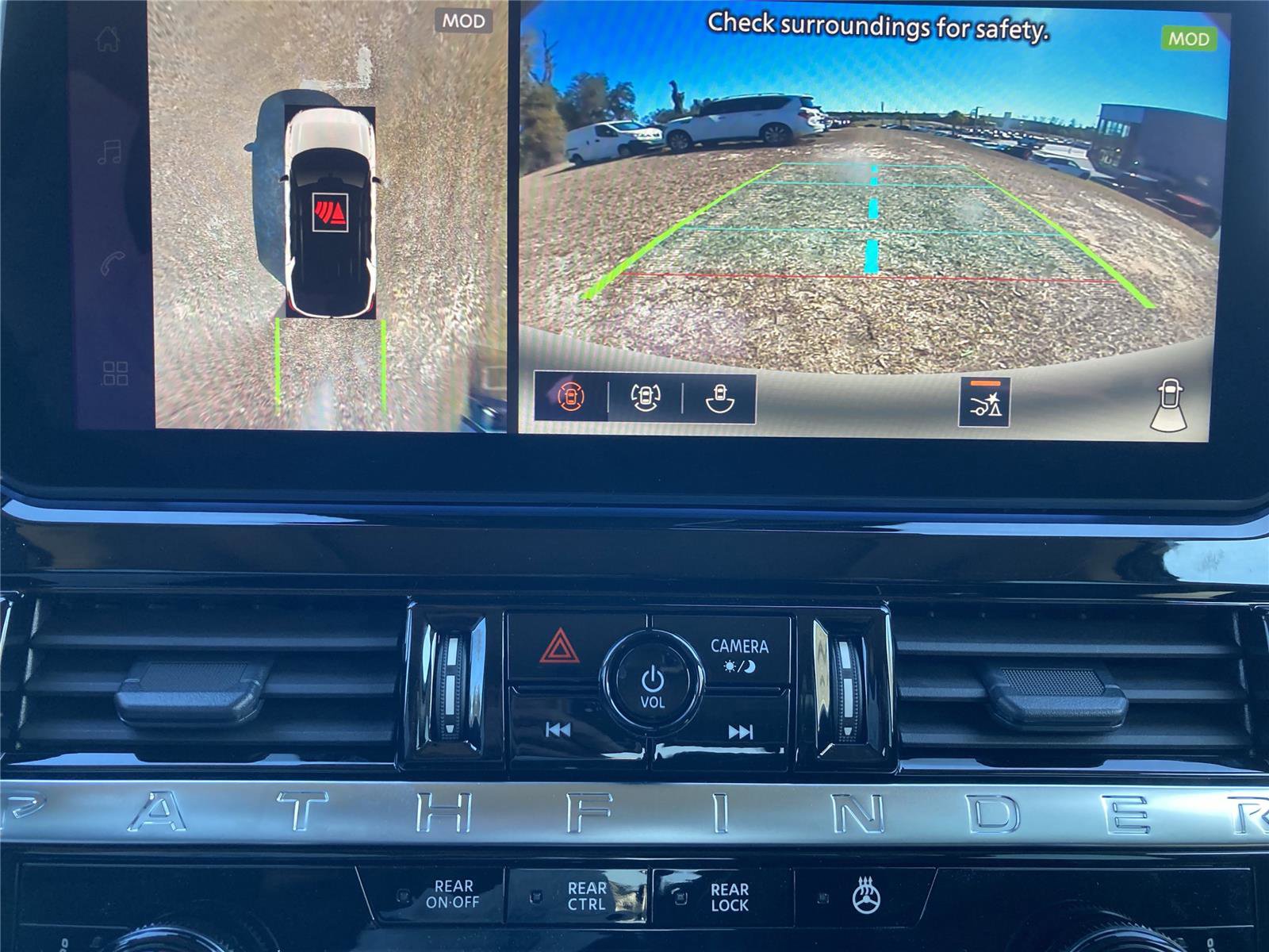 New 2026 Nissan Pathfinder SL w/ SL Premium Package image 11