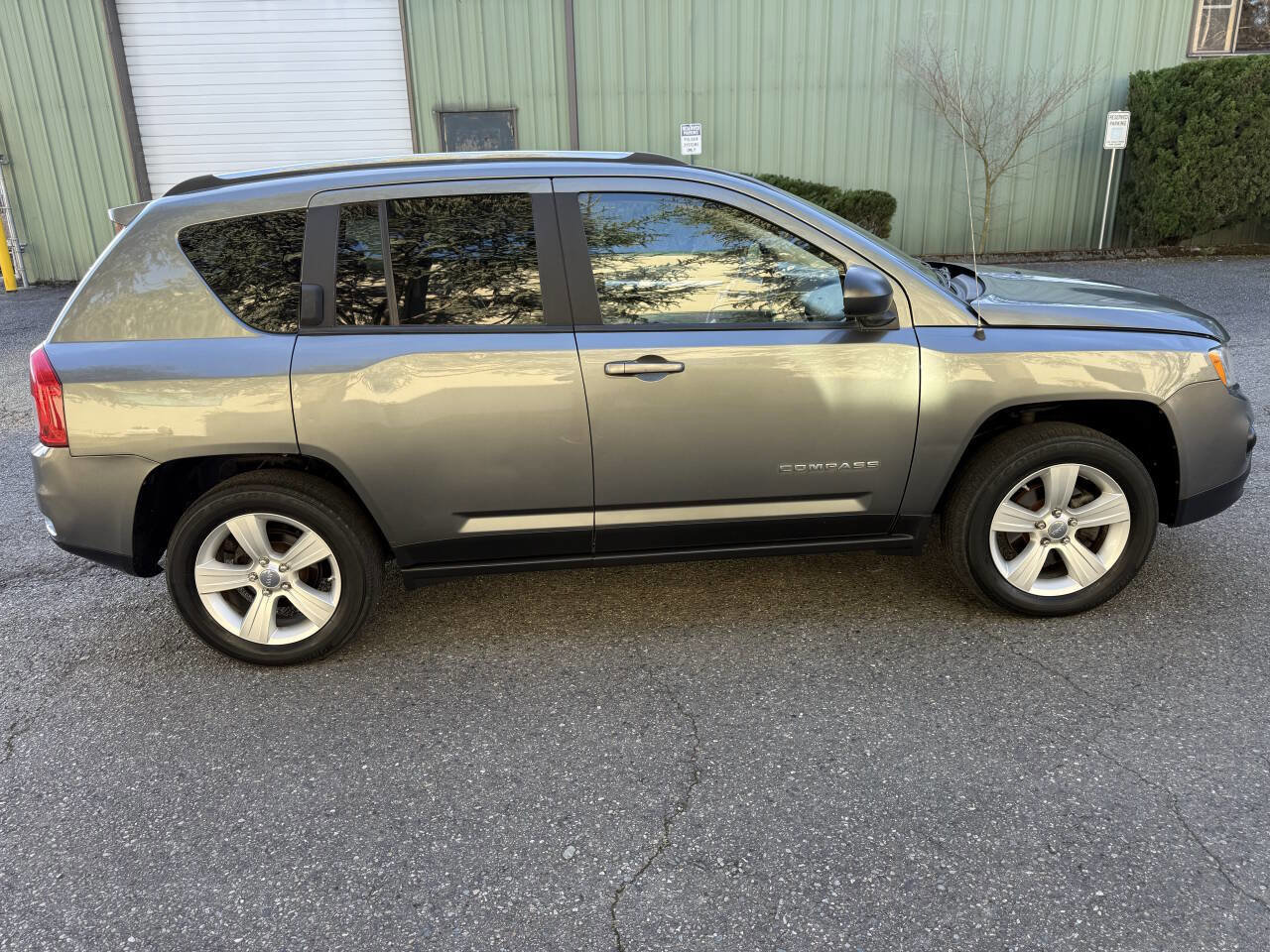 Used 2012 Jeep Compass Sport image 4