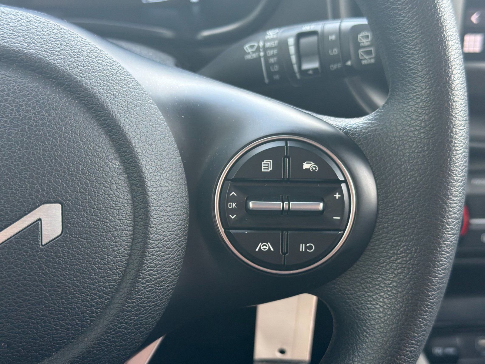 Used 2024 Kia Soul LX w/ Option Group 015 FWD image 25