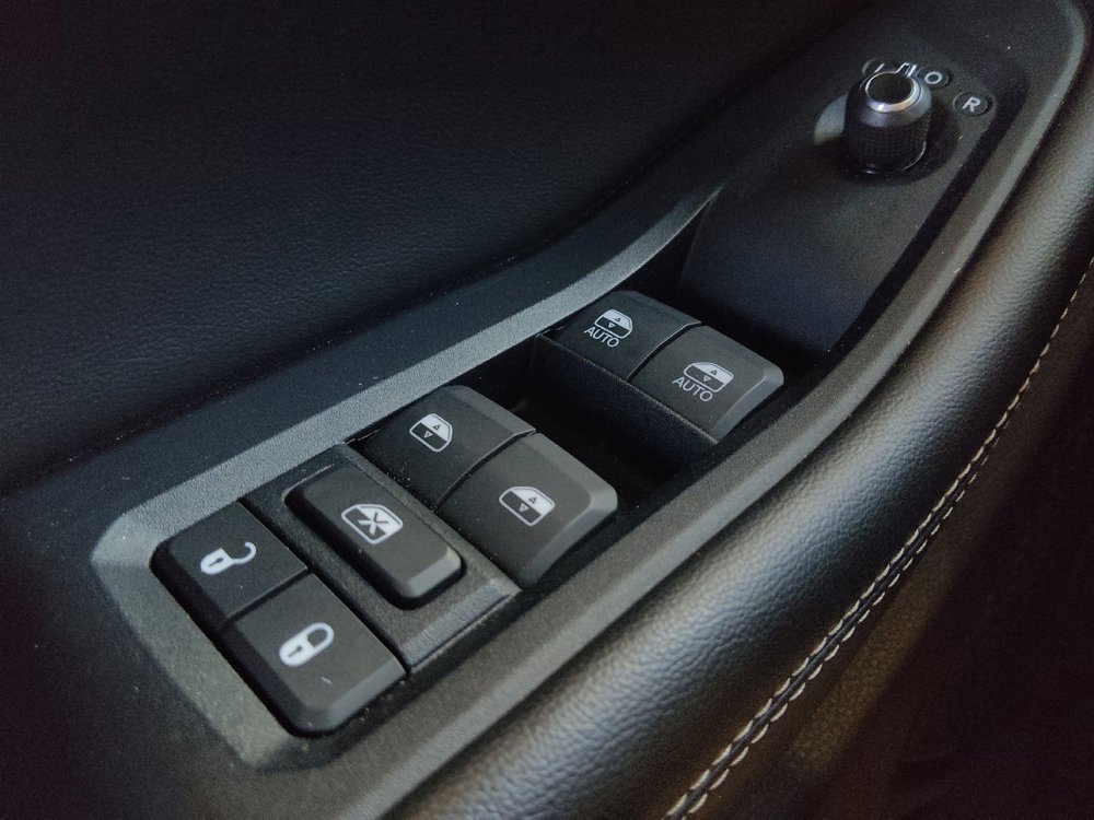 Used 2023 Jeep Grand Cherokee L Laredo RWD image 27