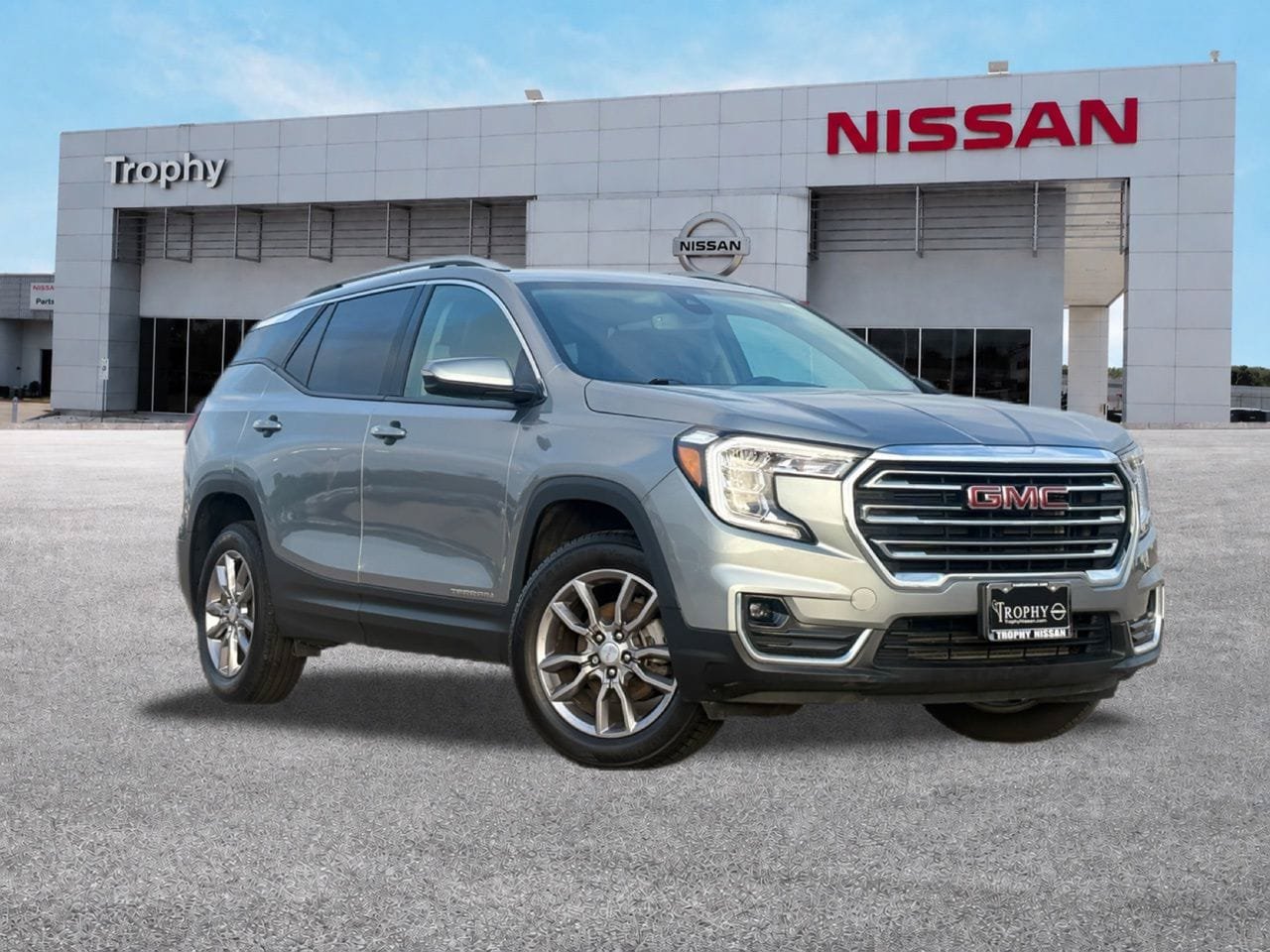 Used 2024 GMC Terrain SLT w/ Infotainment Package II