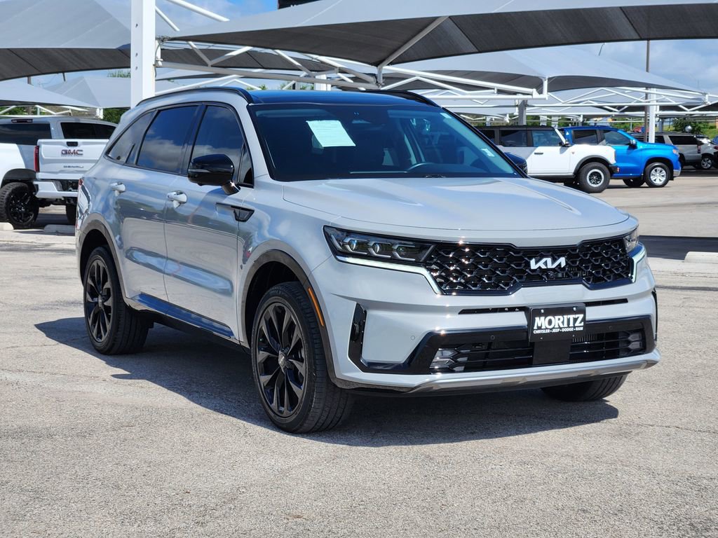 Used 2023 Kia Sorento SX AWD/4WD image 3