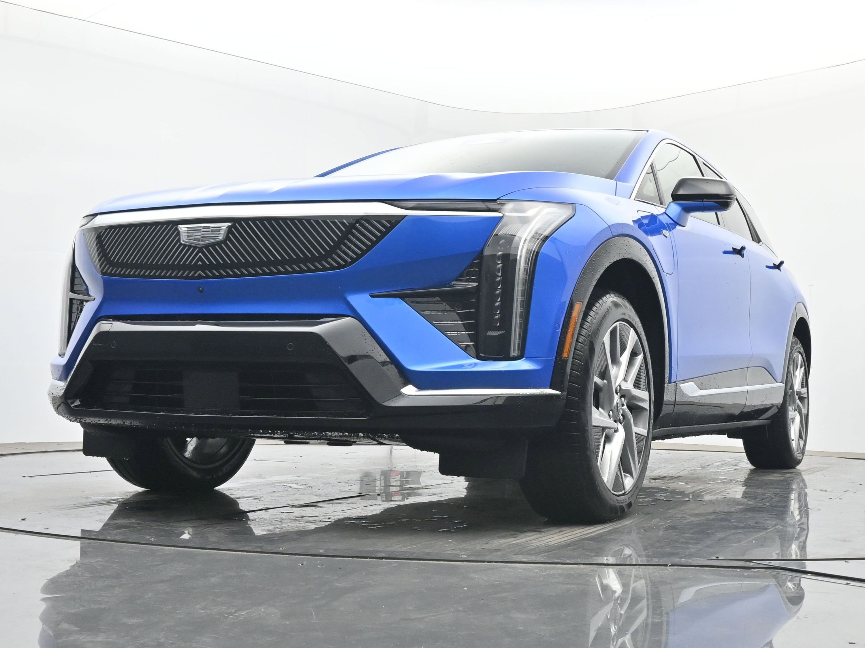 New 2026 Cadillac Optiq Luxury 1 w/ LPO, Floor Liner Package AWD/4WD image 15