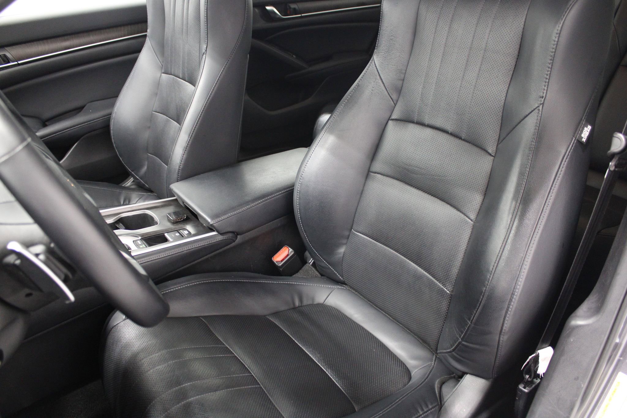 Used 2018 Honda Accord Touring image 14