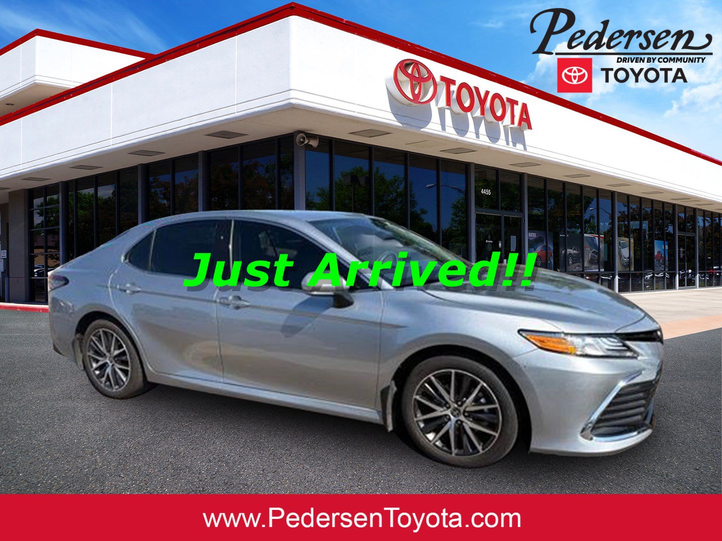 Used 2024 Toyota Camry XLE FWD image 1