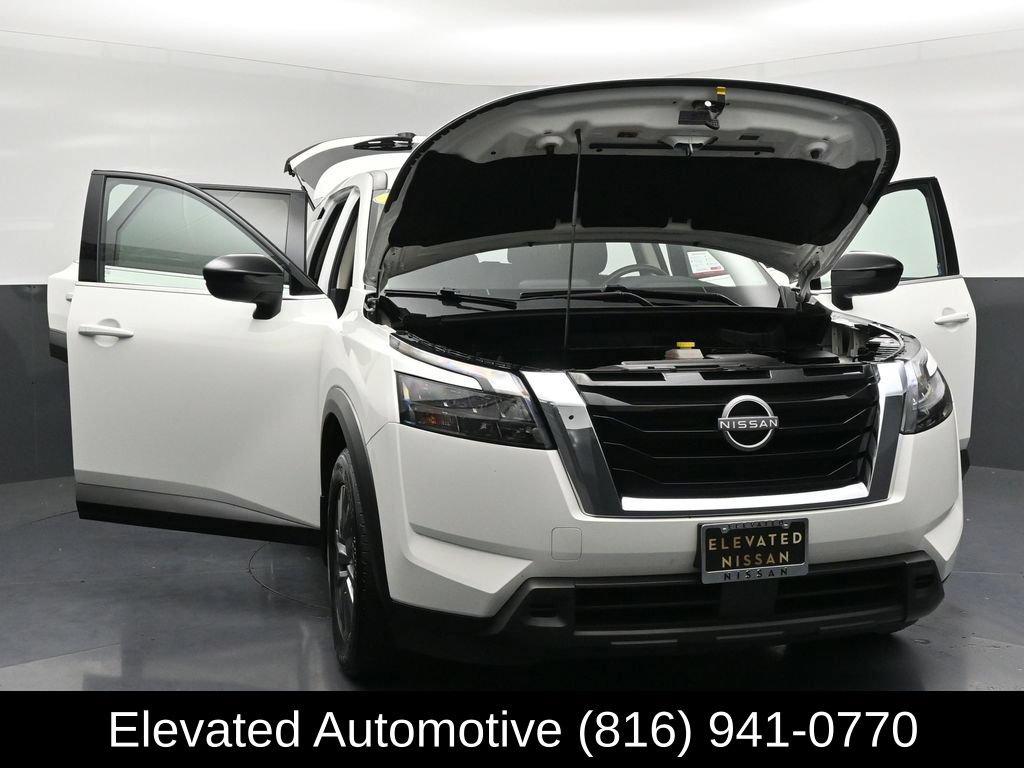 Used 2024 Nissan Pathfinder S AWD/4WD image 34