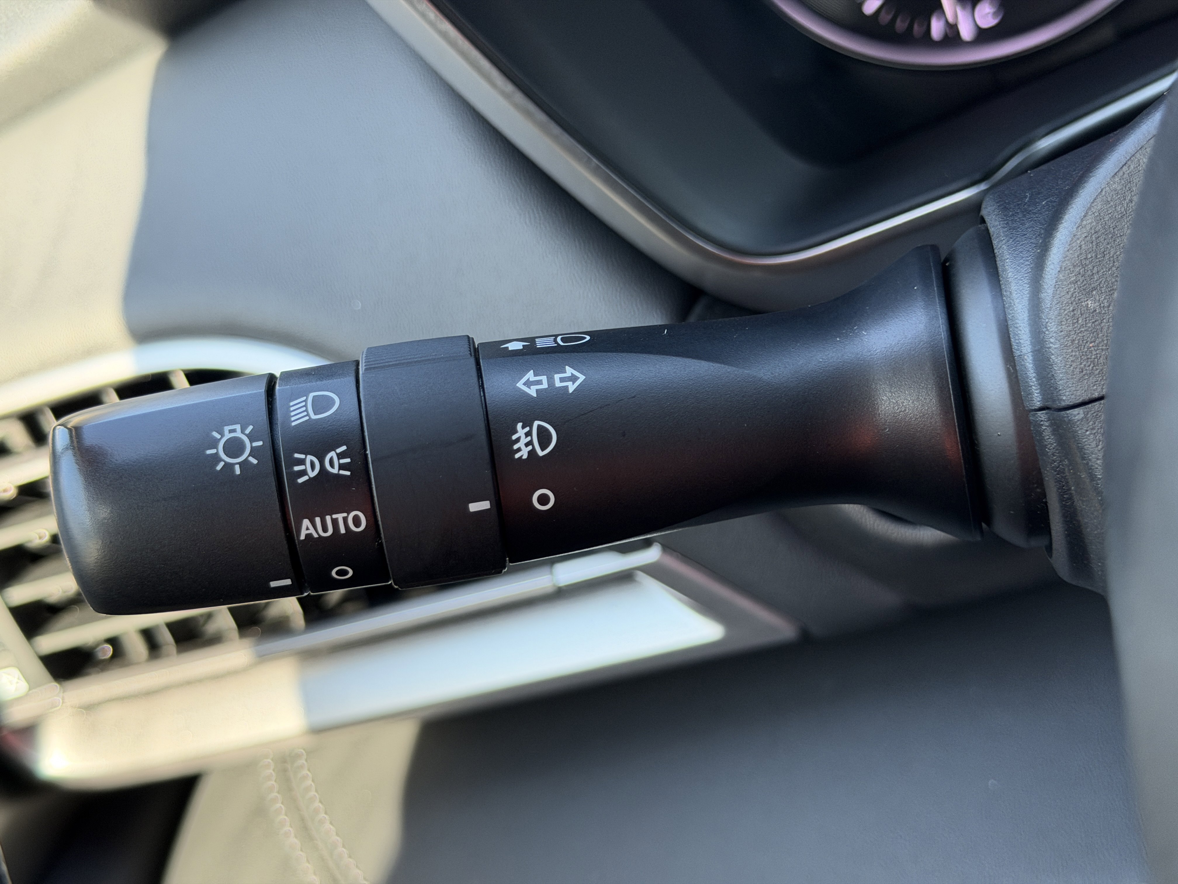 Used 2022 Subaru Outback Limited image 32