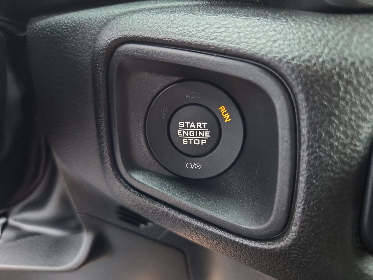 Used 2025 Jeep Wrangler Unlimited Sport AWD/4WD image 26