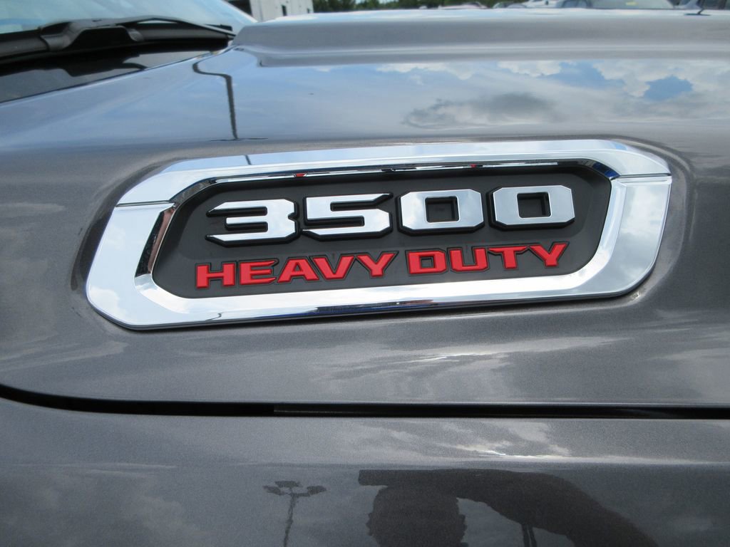 Used 2024 RAM 3500 Tradesman w/ Chrome Appearance Group AWD/4WD image 11
