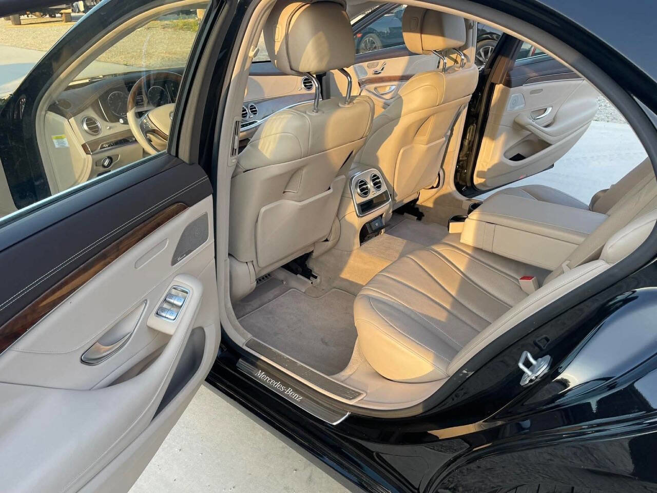 Used 2014 Mercedes-Benz S 550 Sedan image 27