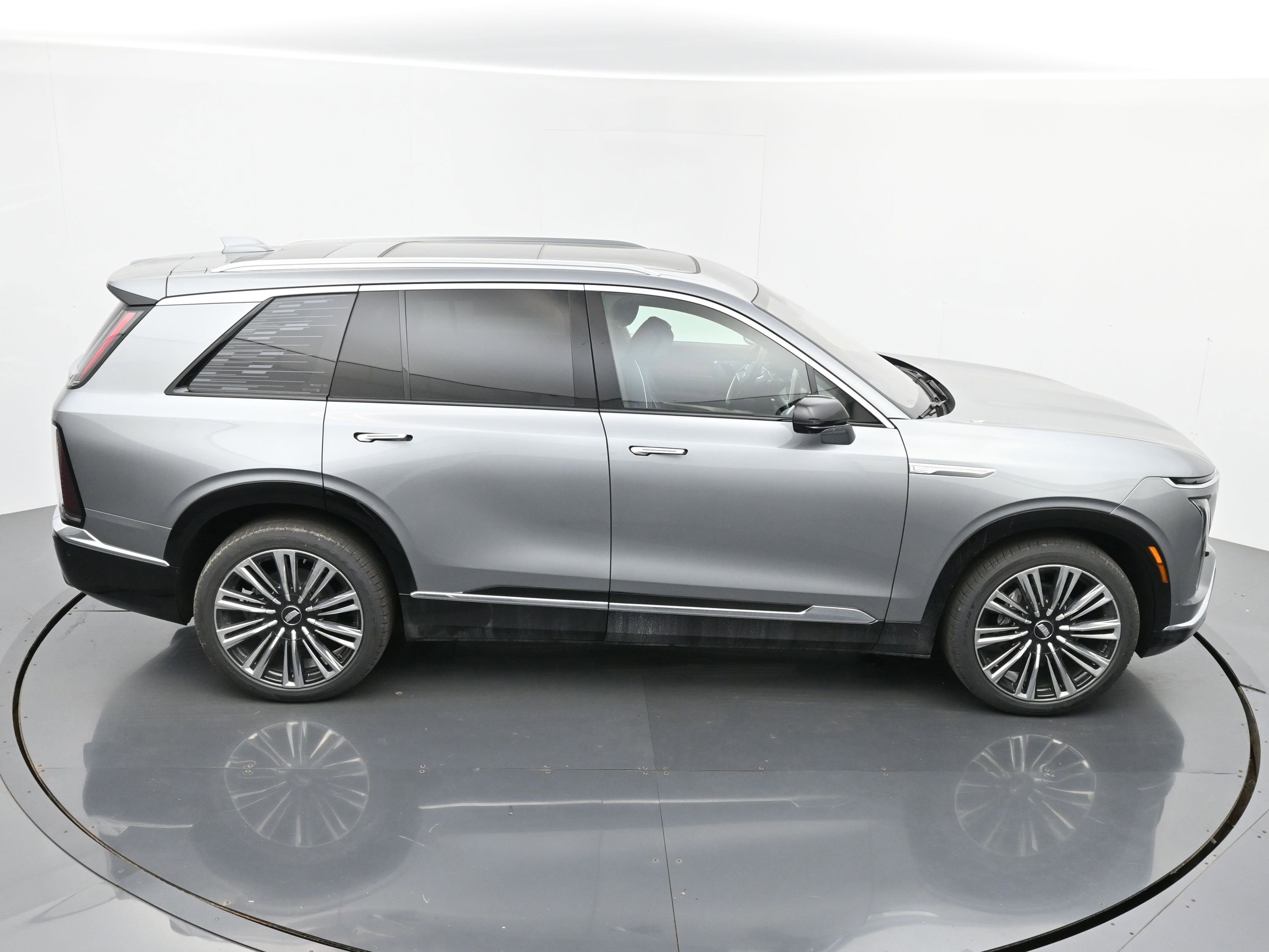 New 2026 Cadillac Vistiq Premium Luxury w/ LPO, Floor Liner Package image 28