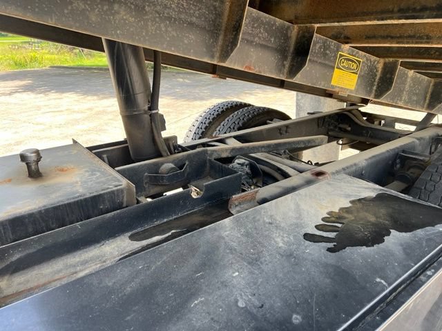 Used 2019 Ford F750 2WD Regular Cab Super Duty image 2