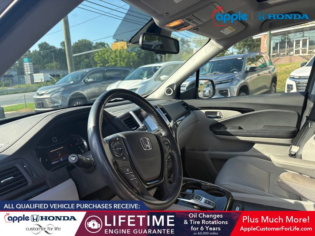Used 2017 Honda Pilot Touring image 7