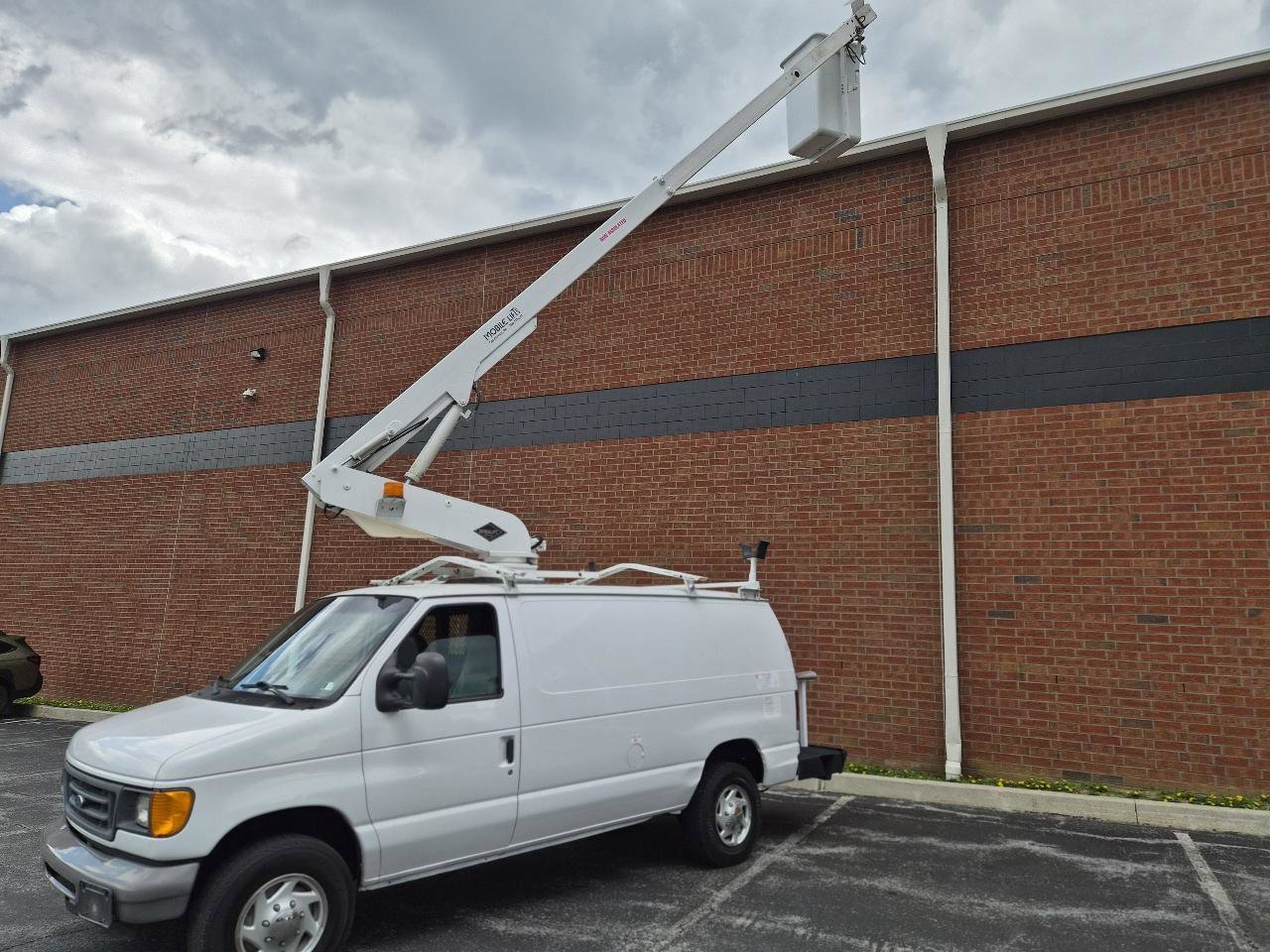 Used 2007 Ford E-350 and Econoline 350 Super Duty RWD image 23