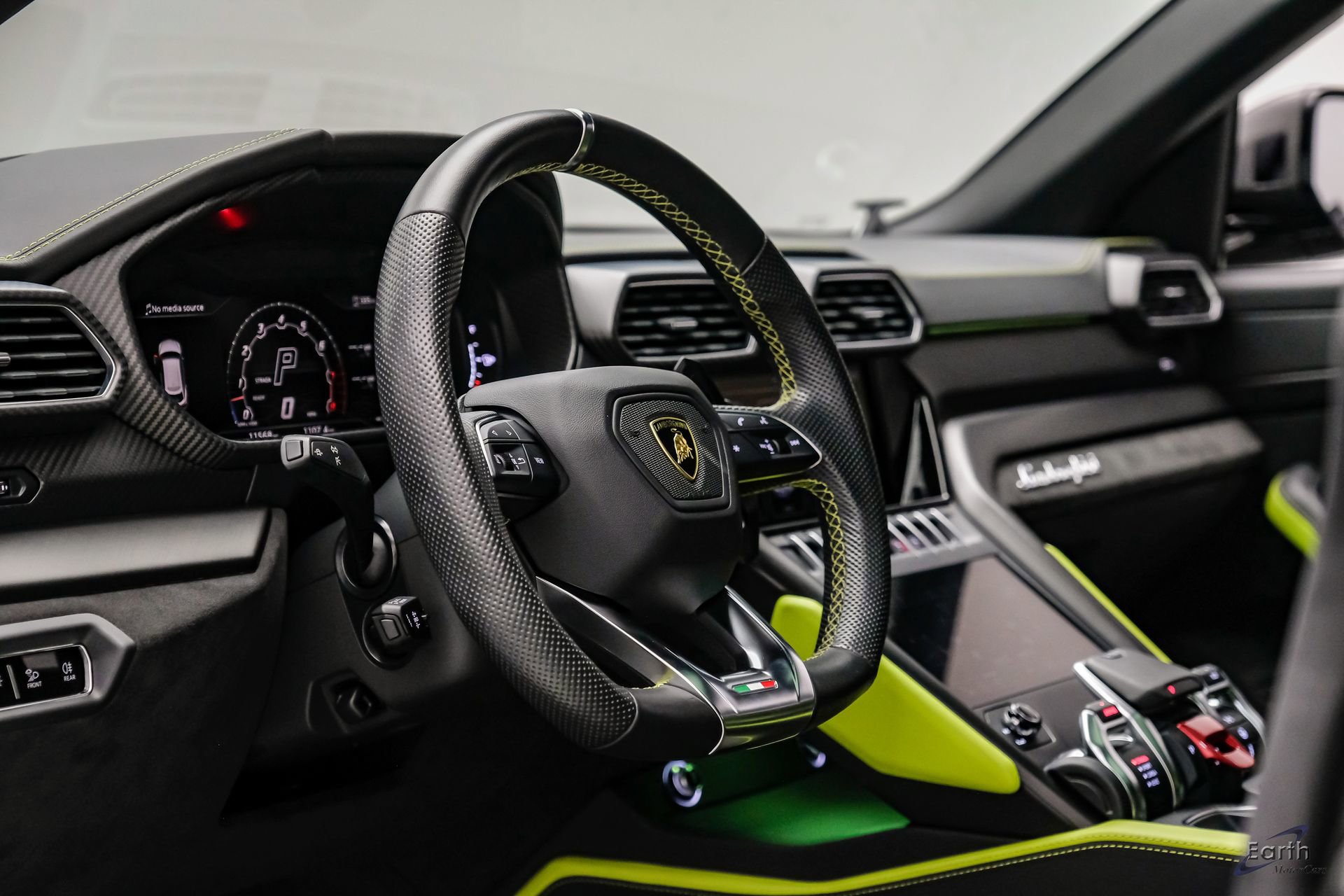 Used 2022 Lamborghini Urus image 49