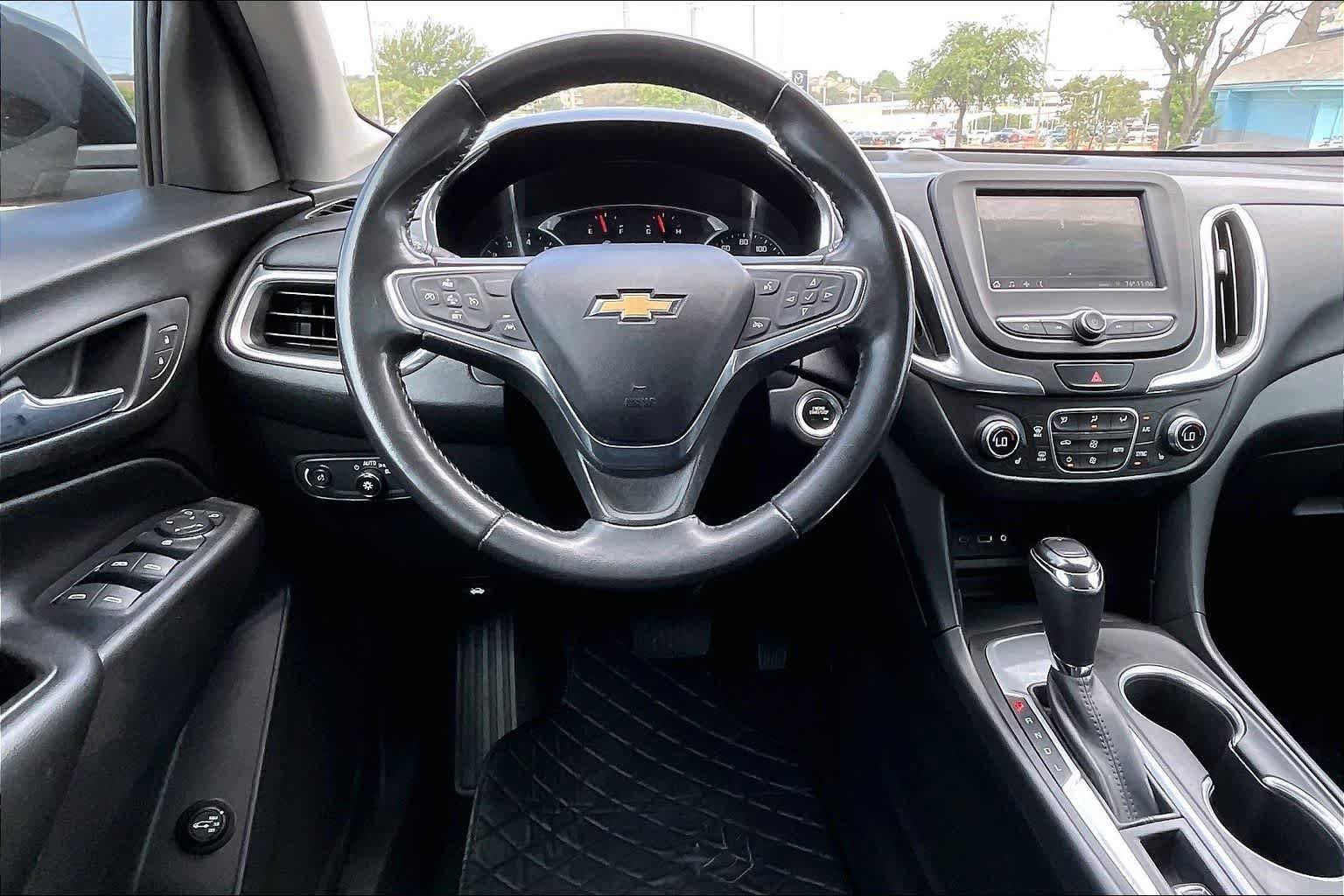 Used 2019 Chevrolet Equinox LT w/ Driver Convenience Package FWD image 13