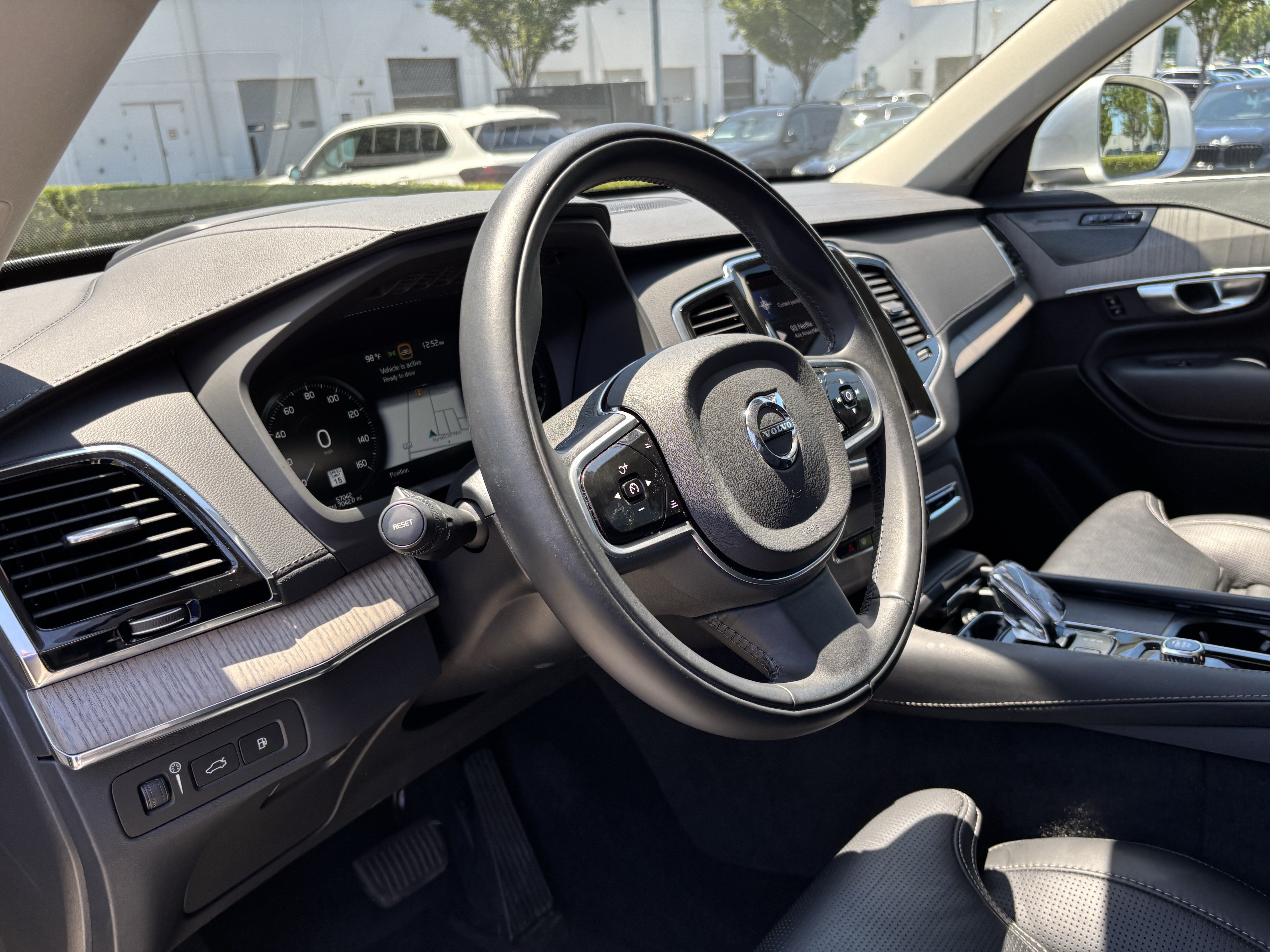 Used 2022 Volvo XC90 T8 Inscription w/ Advanced Package AWD/4WD image 16