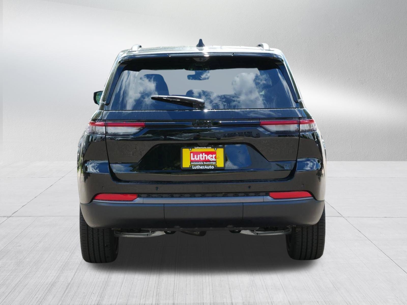New 2026 Jeep Grand Cherokee Limited AWD/4WD image 6